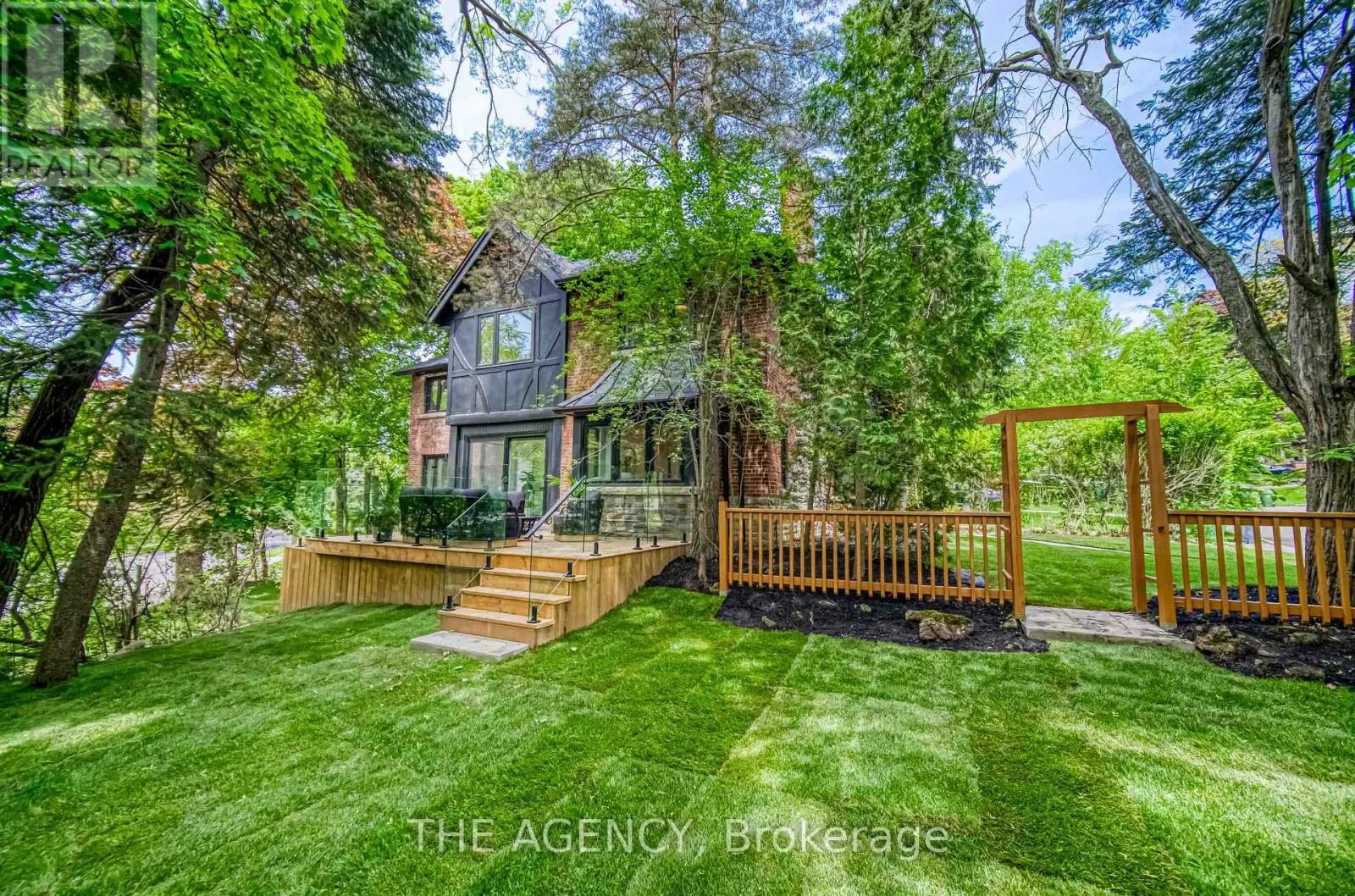 16 DUNCANNON DRIVE