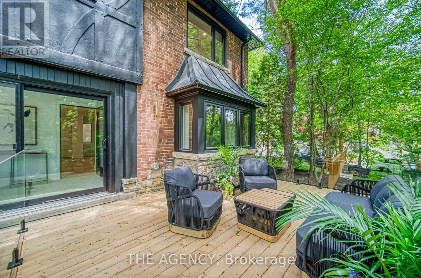 16 DUNCANNON DRIVE