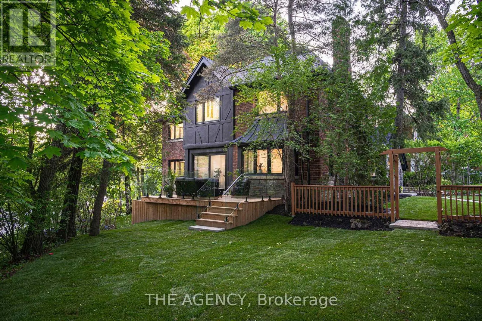 16 DUNCANNON DRIVE
