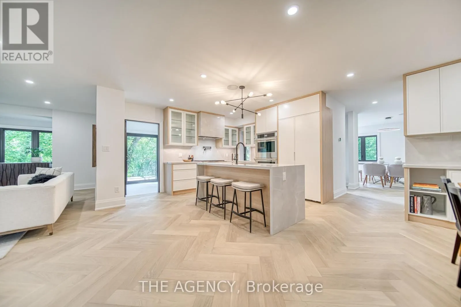 16 DUNCANNON DRIVE