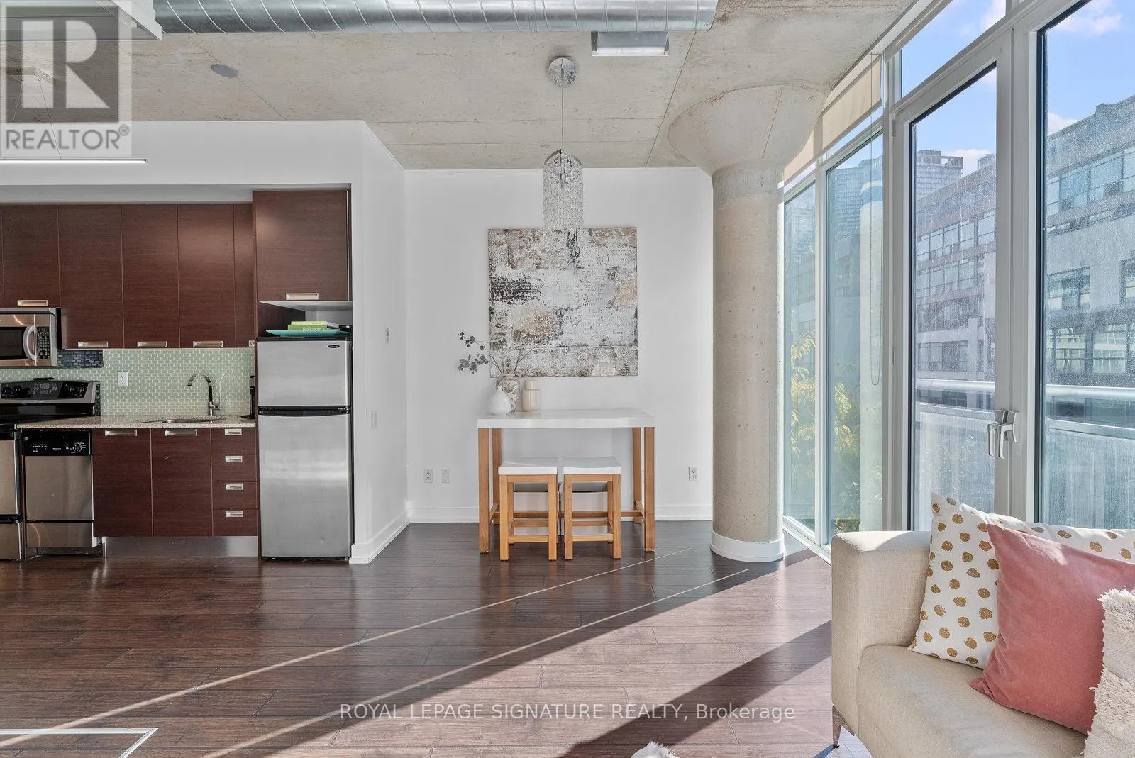 504 - 20 STEWART STREET