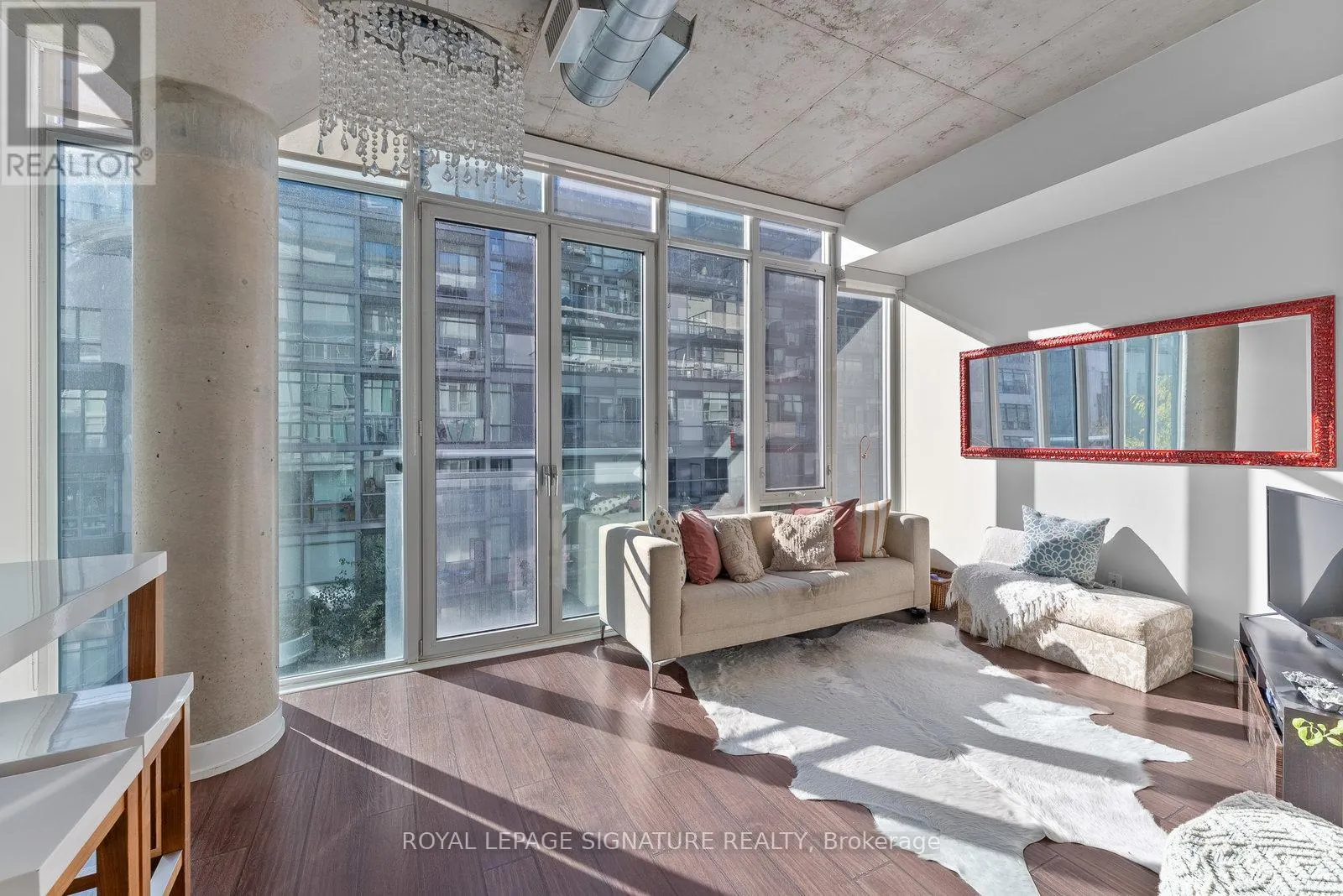 504 - 20 STEWART STREET