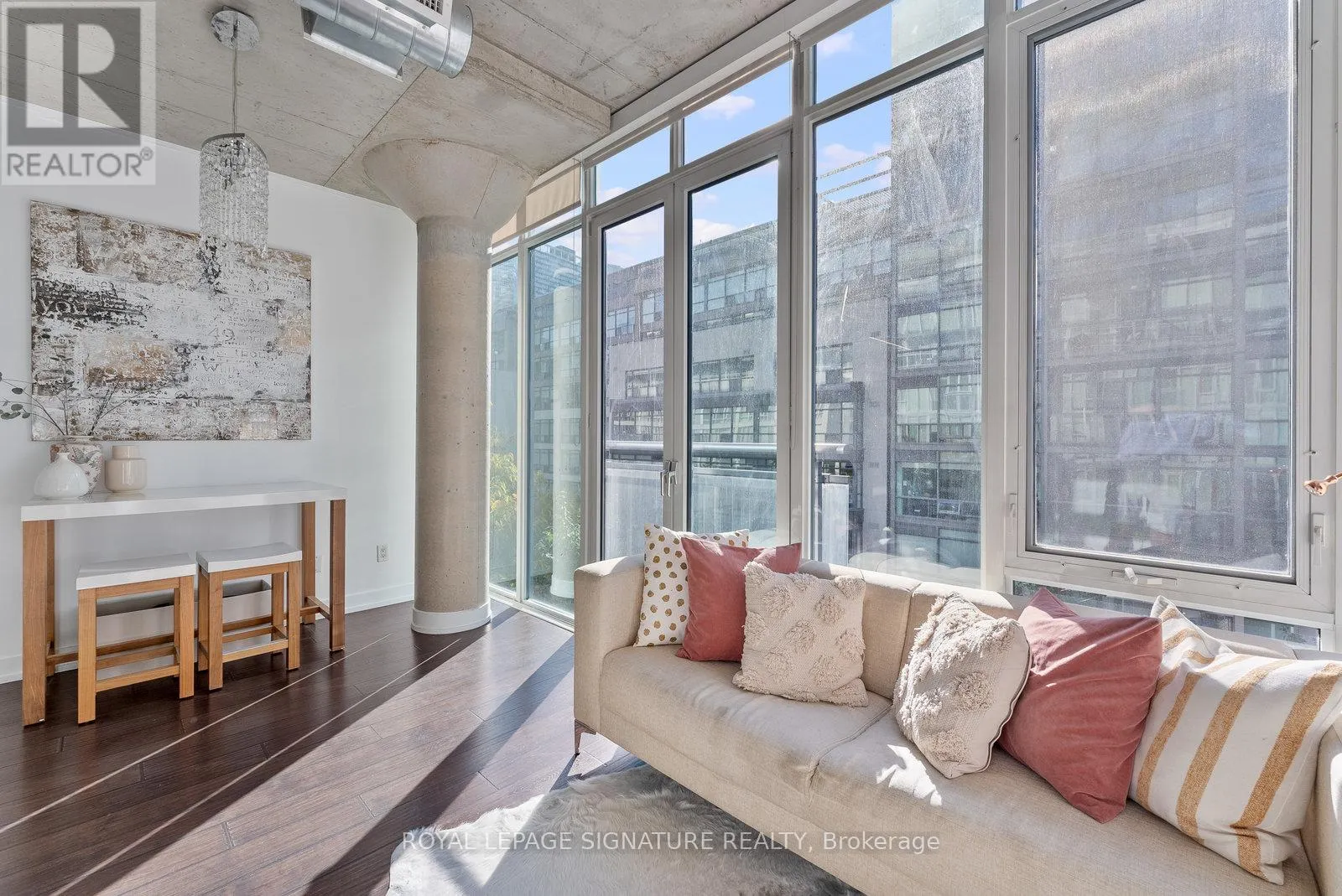 504 - 20 STEWART STREET