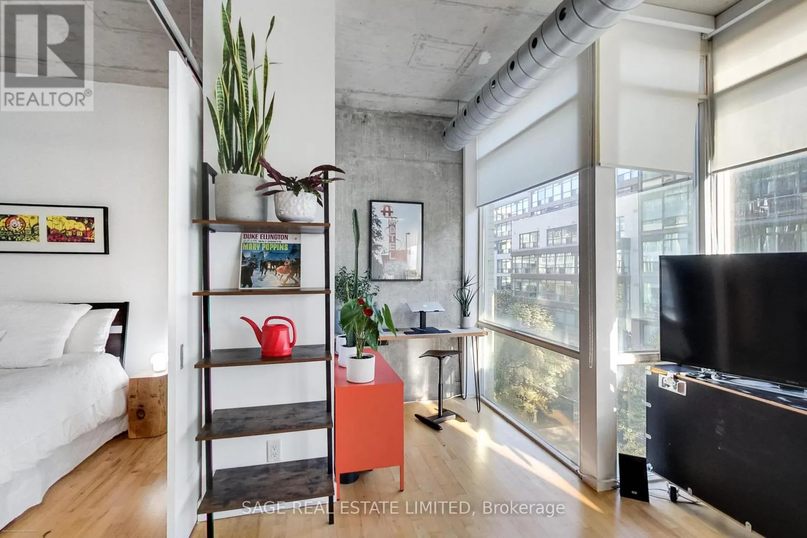 504 - 32 STEWART STREET