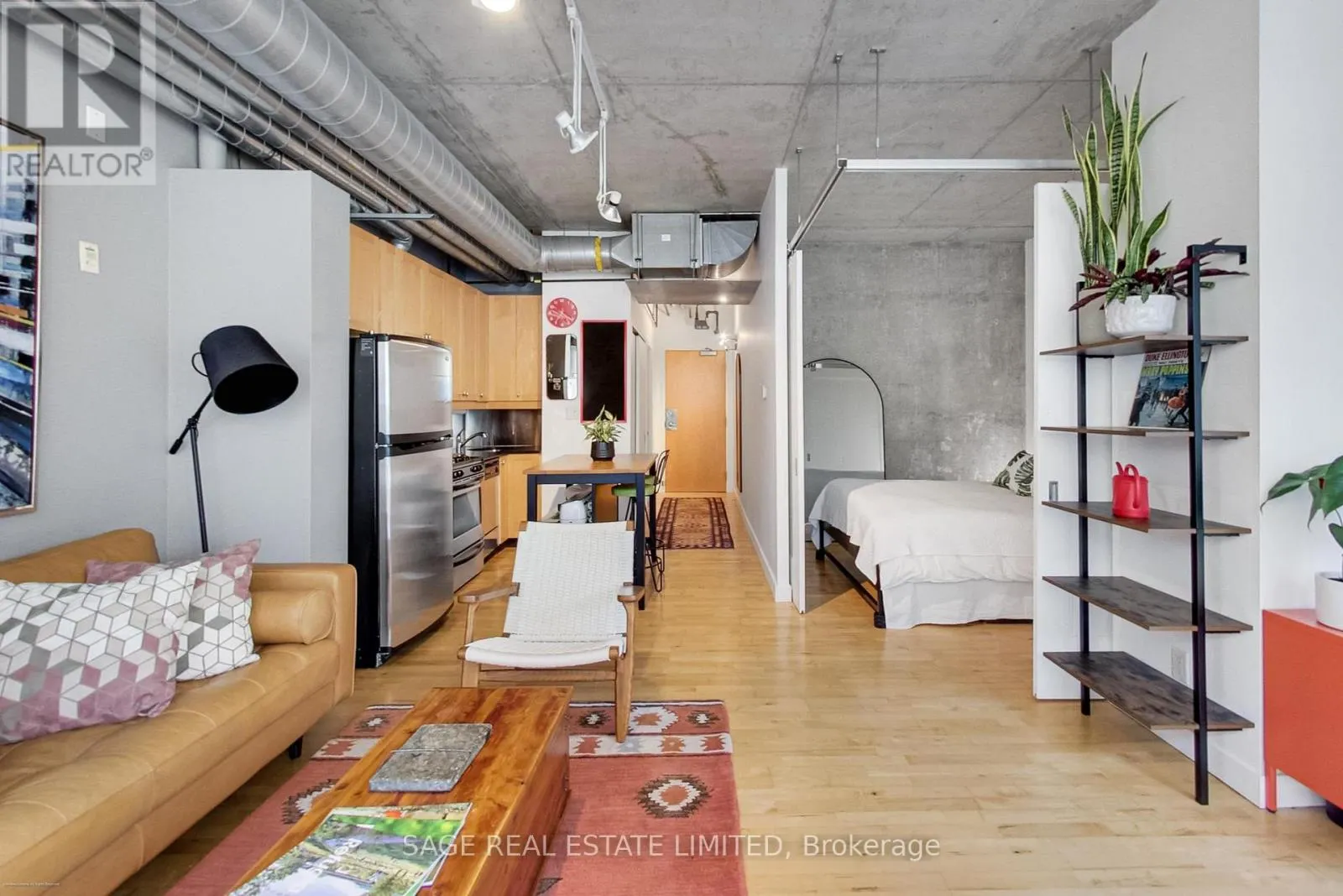 504 - 32 STEWART STREET