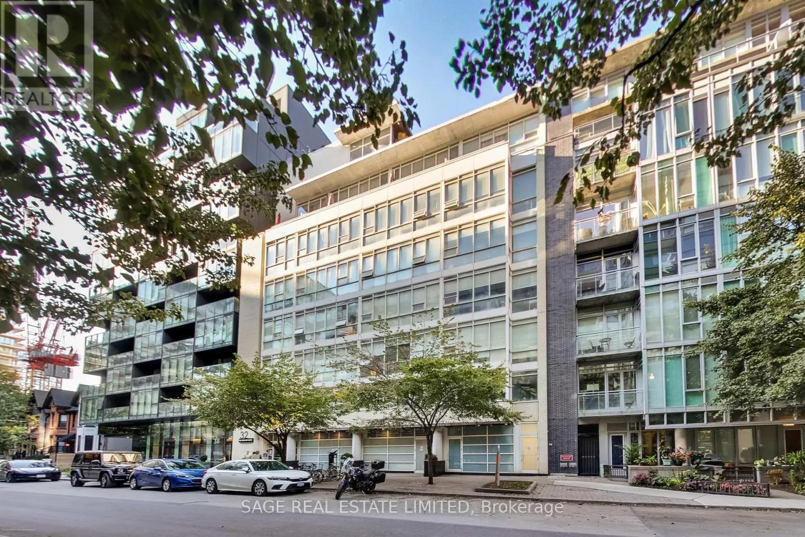 504 - 32 STEWART STREET