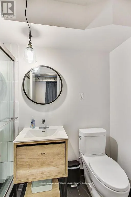 205 BATHURST STREET