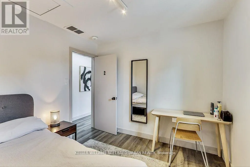 205 BATHURST STREET