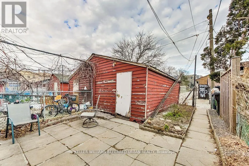 205 BATHURST STREET