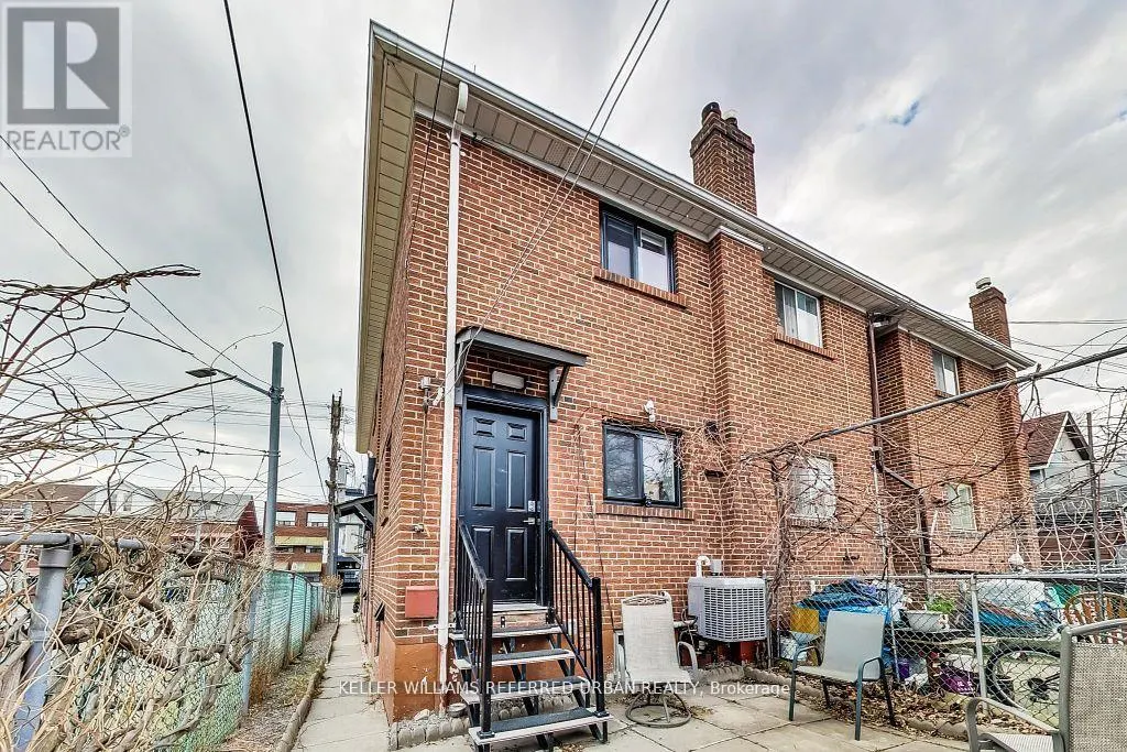 205 BATHURST STREET