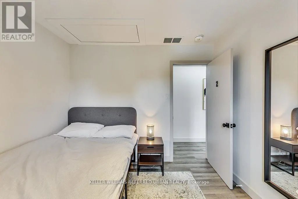 205 BATHURST STREET