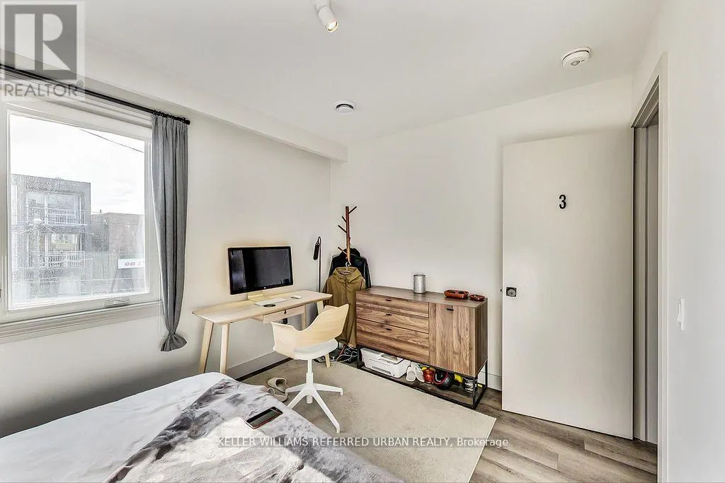 205 BATHURST STREET