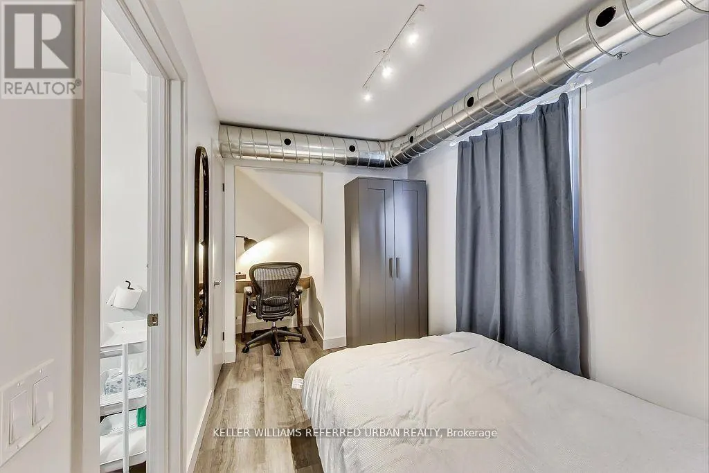 205 BATHURST STREET