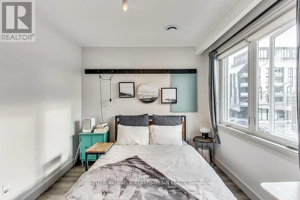 205 BATHURST STREET