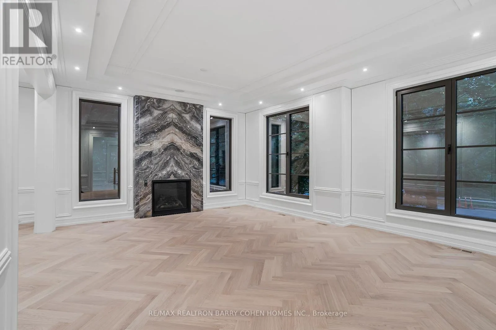 27 PENWOOD CRESCENT