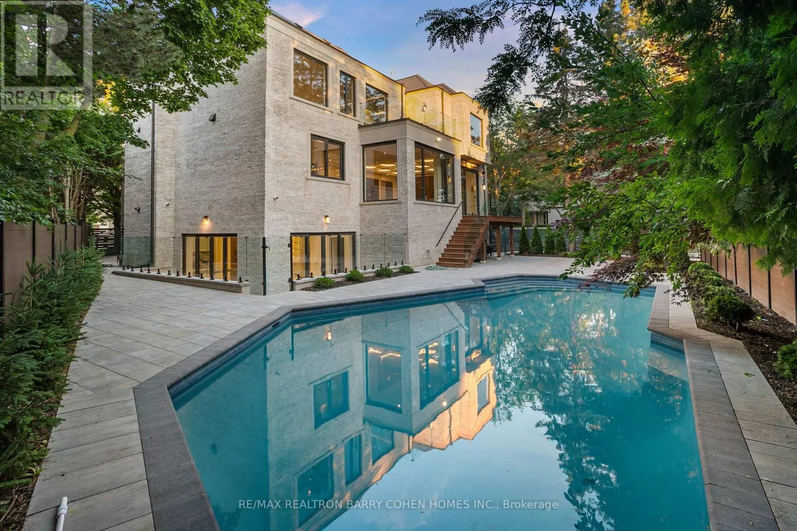 27 PENWOOD CRESCENT