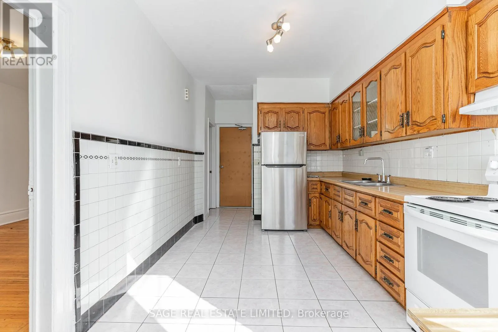 MAIN - 604 OSSINGTON AVENUE