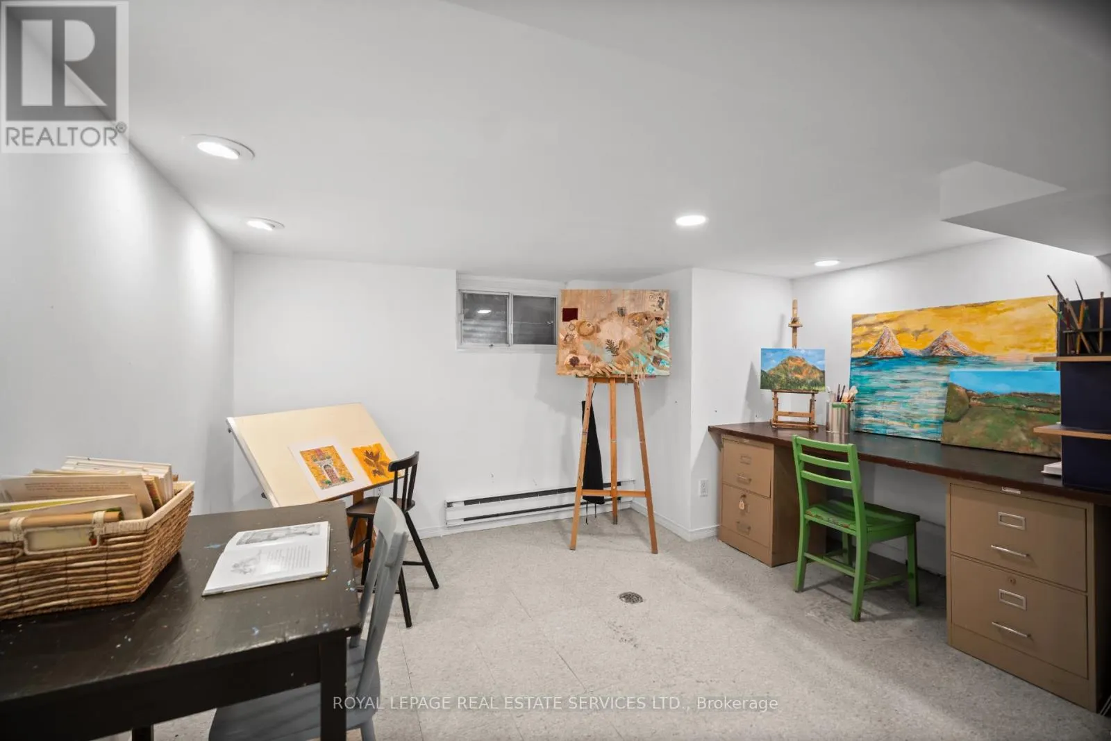 470 ROSELAWN AVENUE