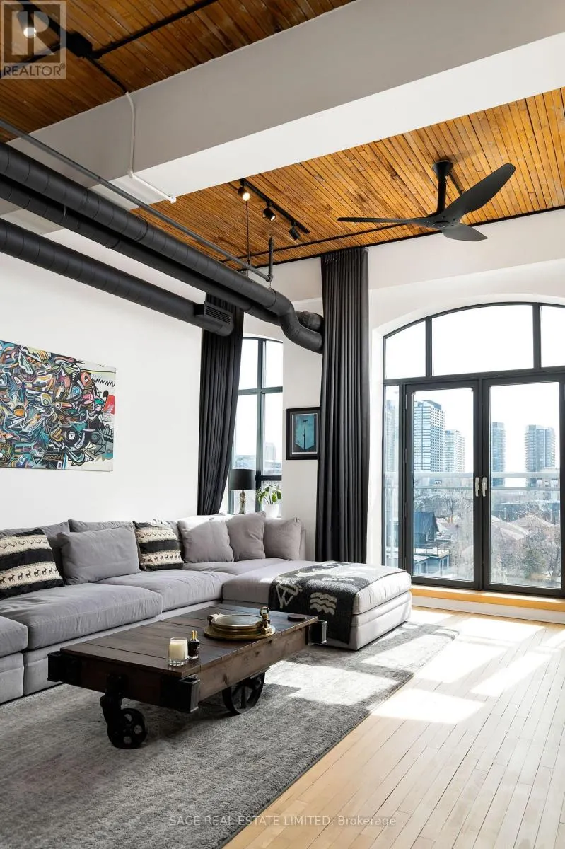 407 - 993 QUEEN STREET W