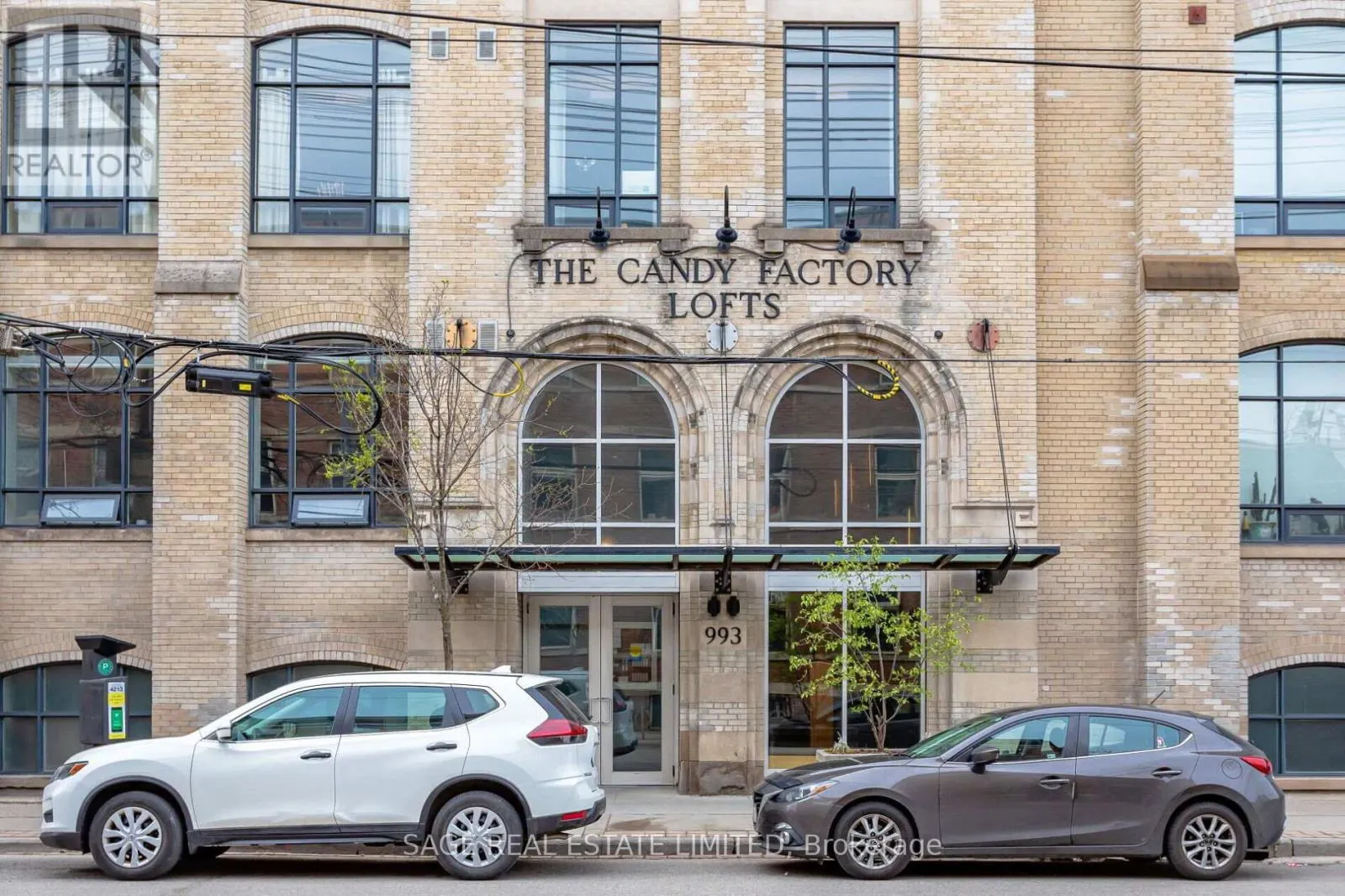 407 - 993 QUEEN STREET W