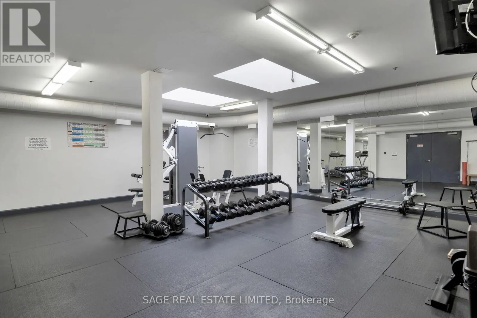 407 - 993 QUEEN STREET W