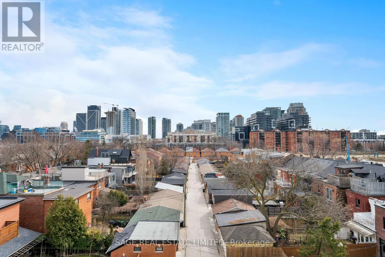 407 - 993 QUEEN STREET W
