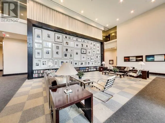 903 - 438 KING STREET W