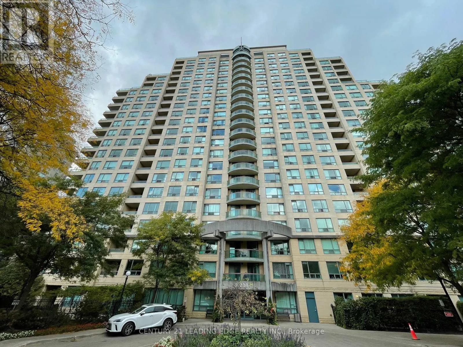 1801 - 238 DORIS AVENUE
