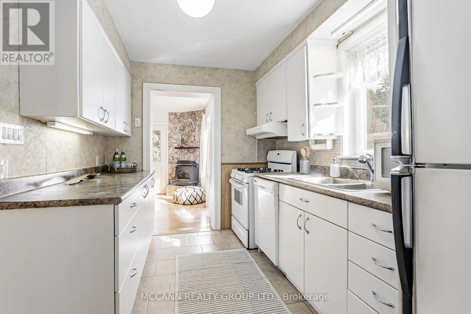 52 THURSFIELD CRESCENT