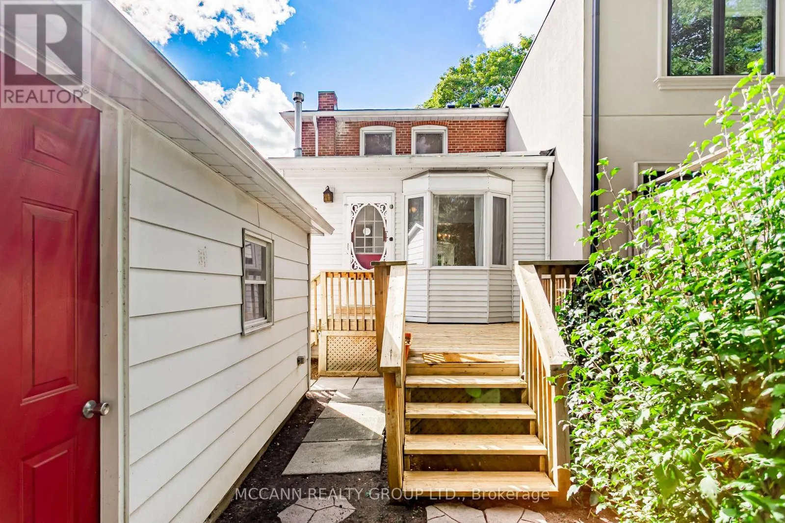 52 THURSFIELD CRESCENT