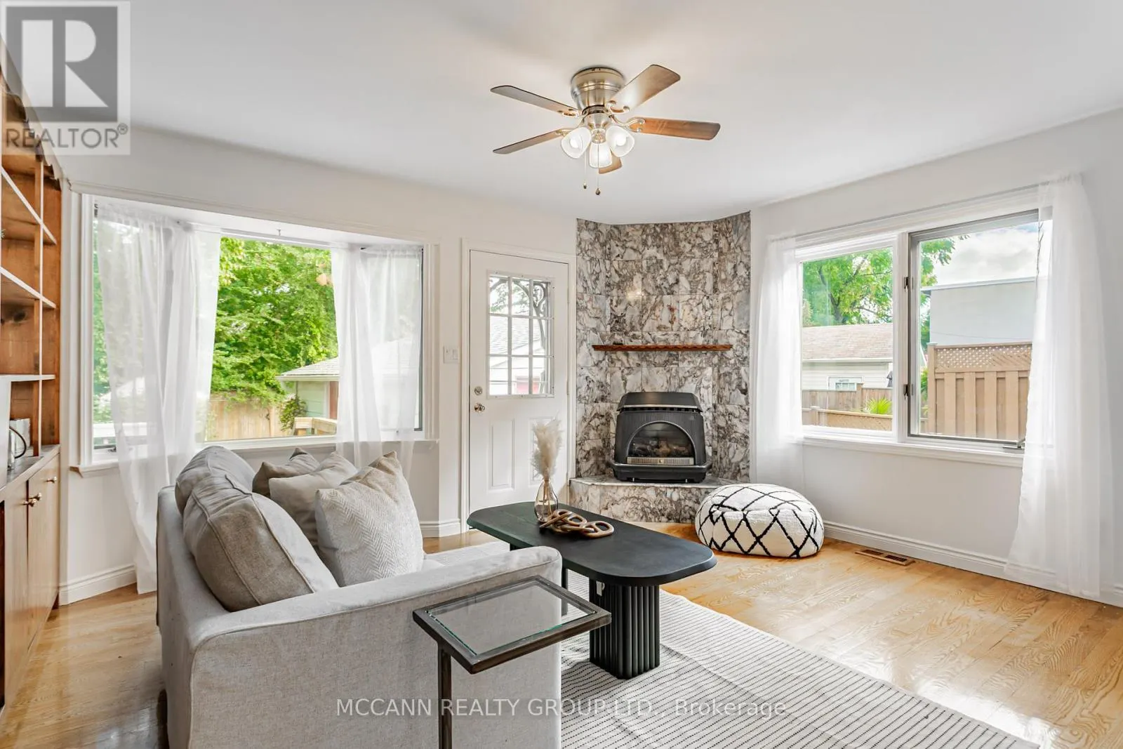 52 THURSFIELD CRESCENT
