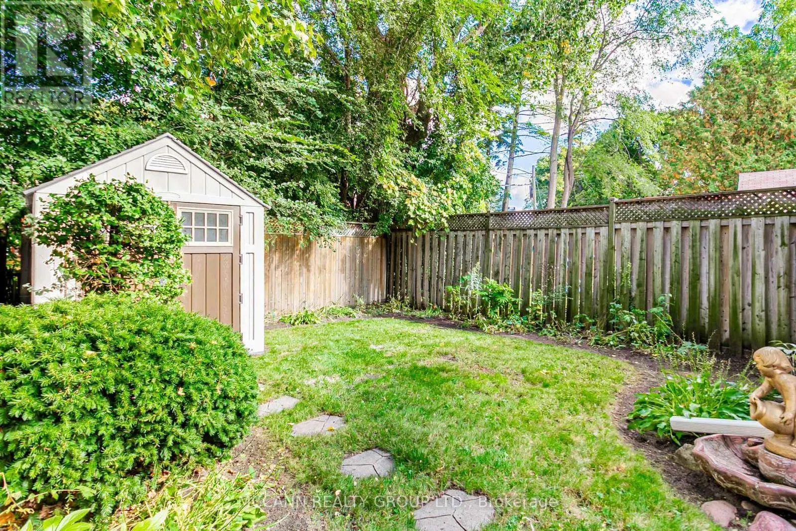52 THURSFIELD CRESCENT