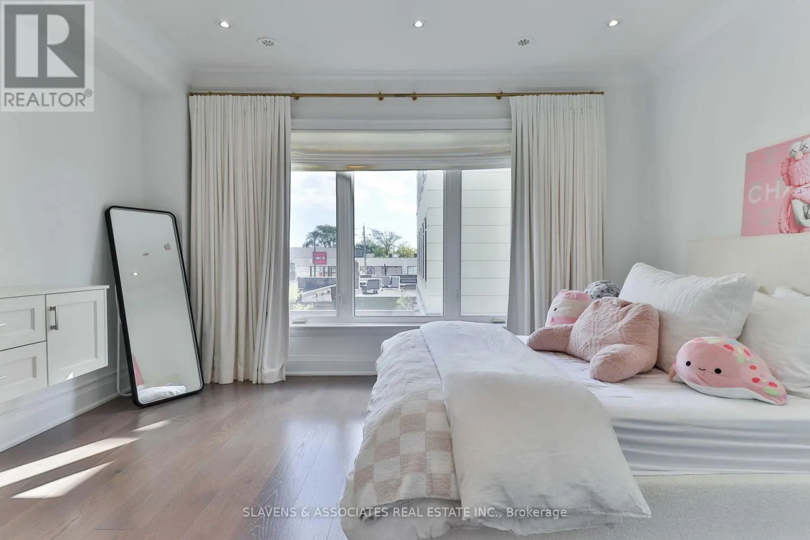 51B BURNABY BOULEVARD