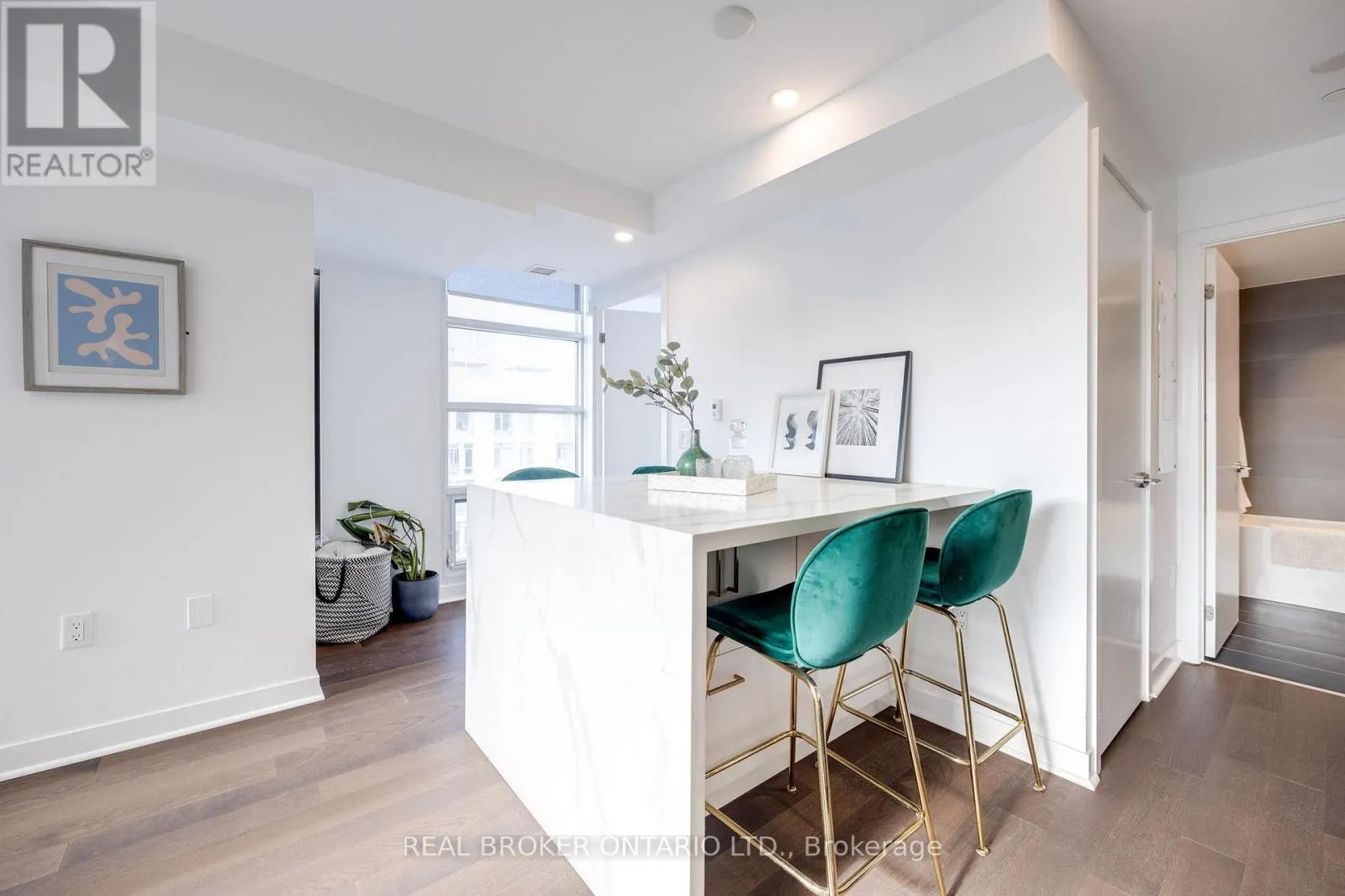 1308 - 501 ADELAIDE STREET W