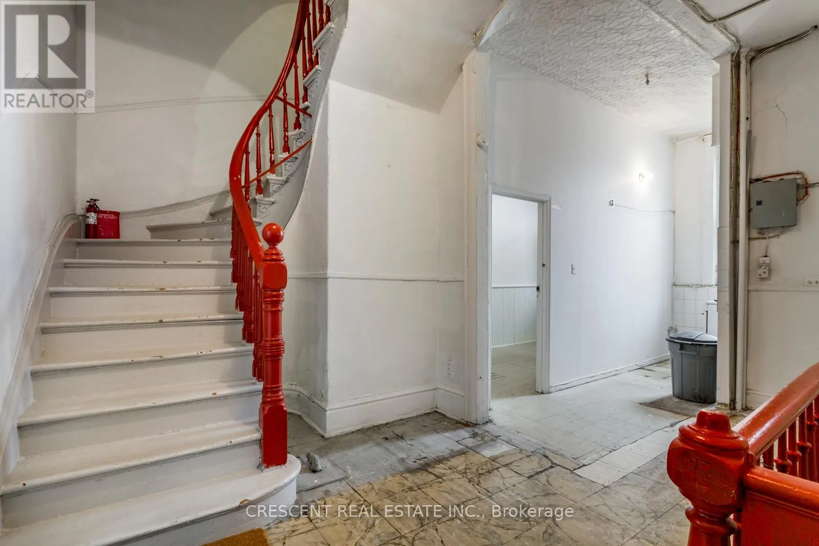 414 QUEEN STREET W