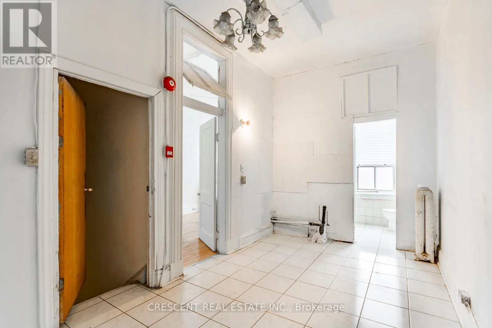414 QUEEN STREET W