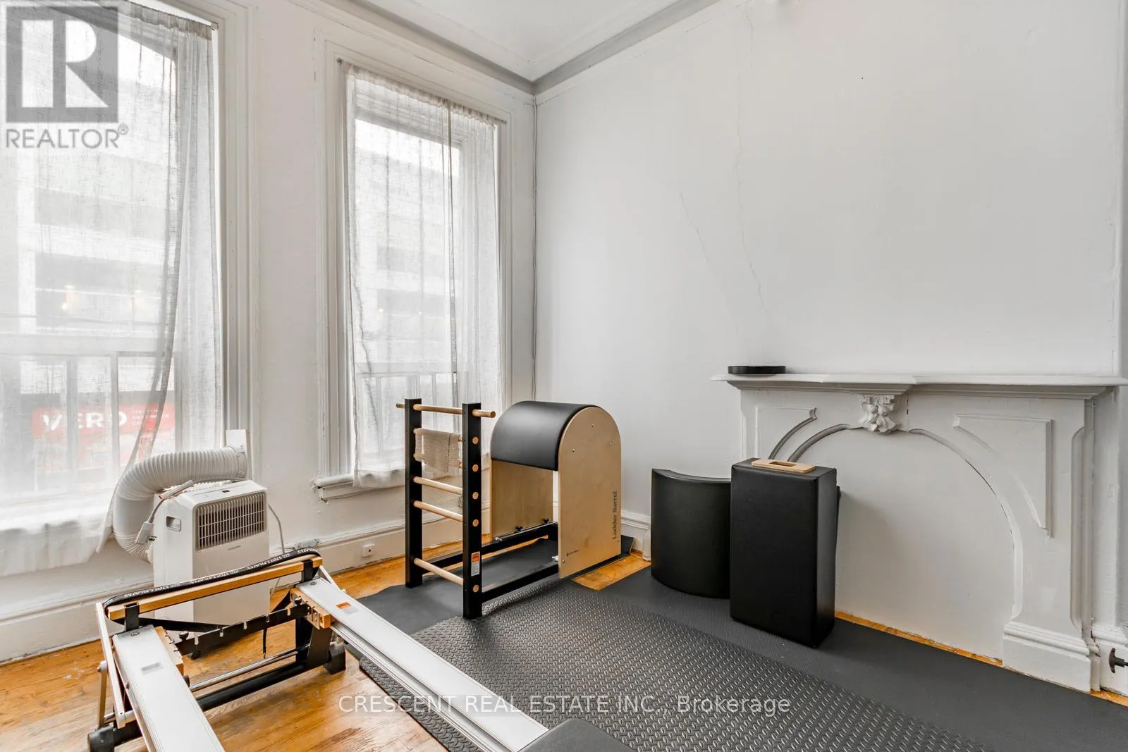 414 QUEEN STREET W