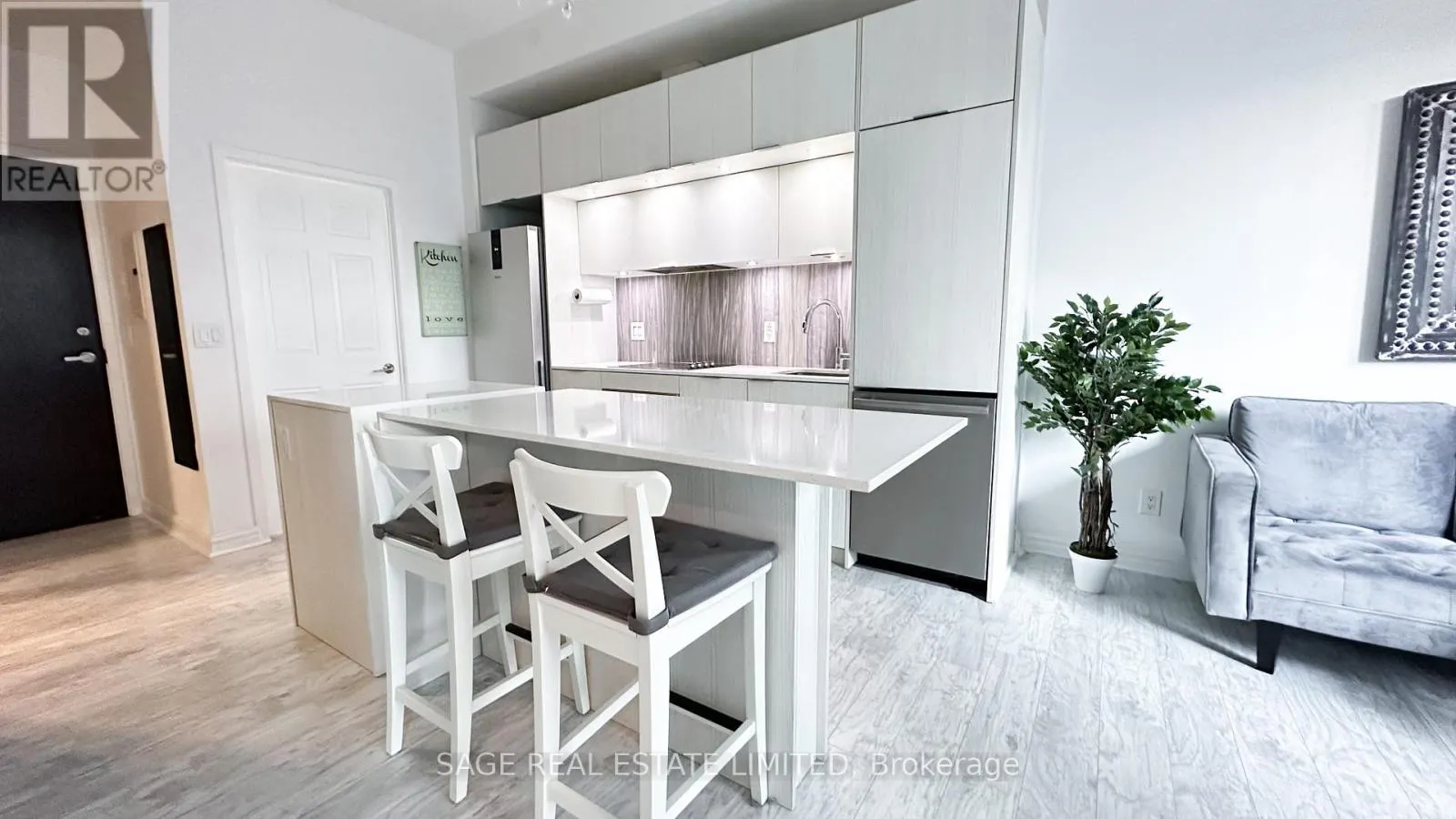 405 - 55 REGENT PARK BOULEVARD N