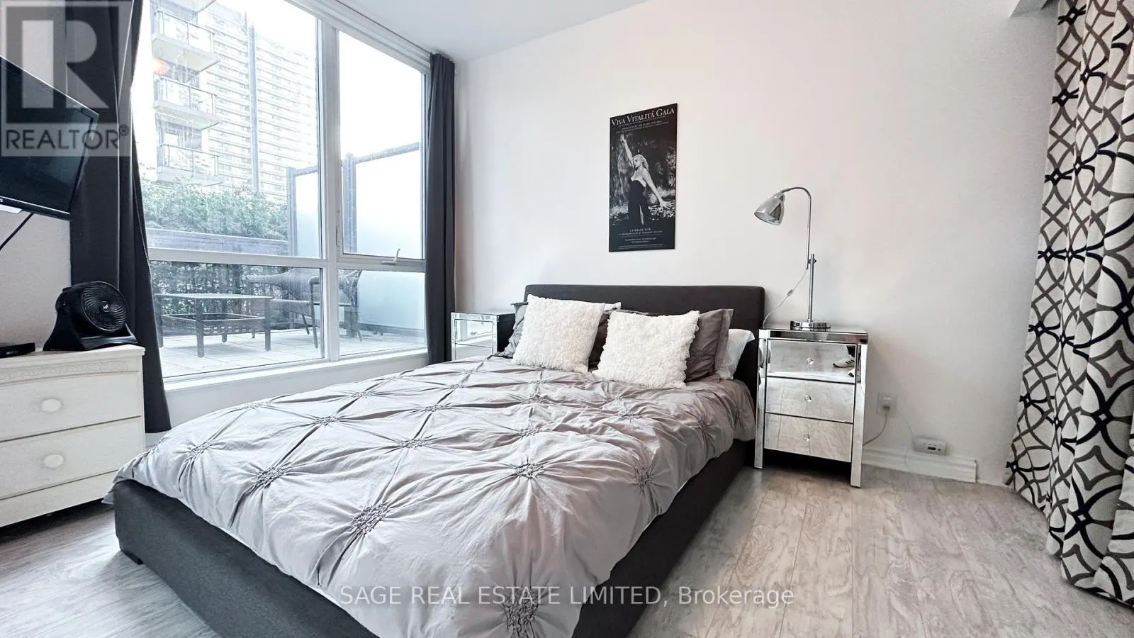 405 - 55 REGENT PARK BOULEVARD N