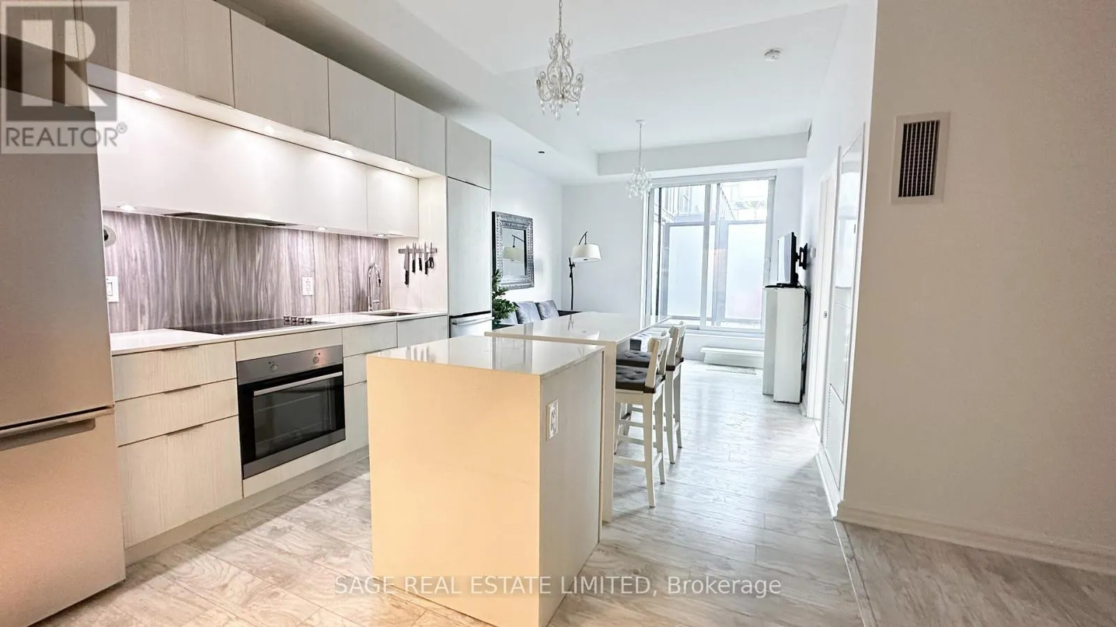 405 - 55 REGENT PARK BOULEVARD N