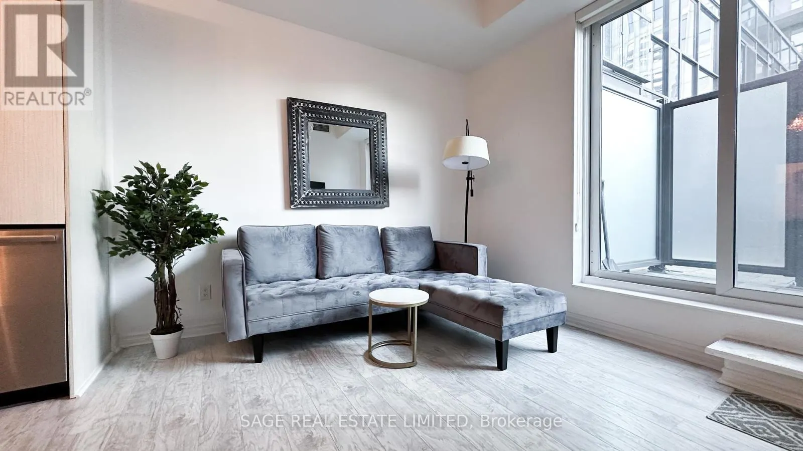 405 - 55 REGENT PARK BOULEVARD N