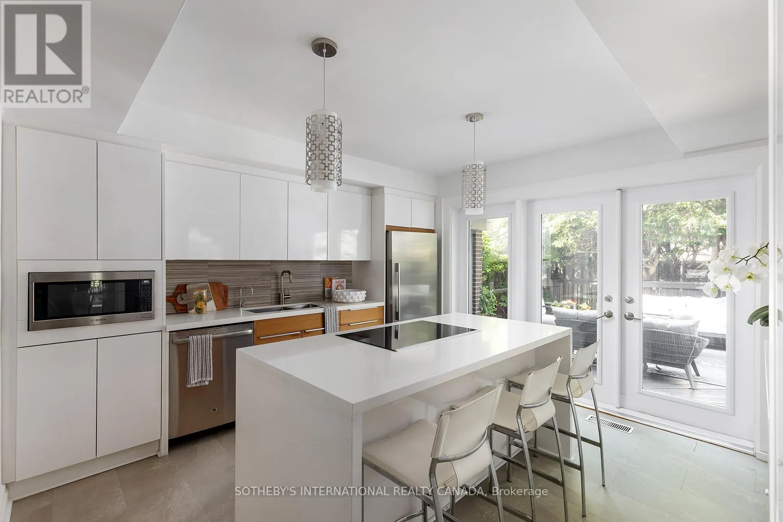 60 DOONAREE DRIVE