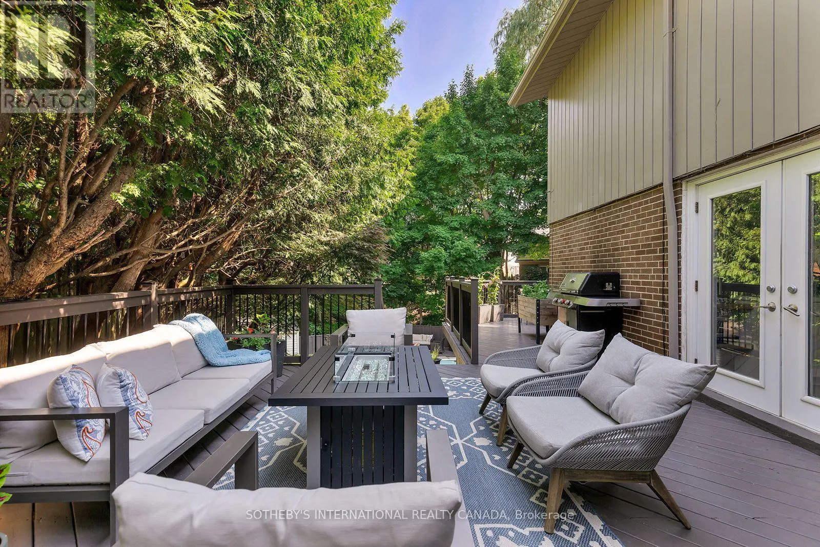 60 DOONAREE DRIVE