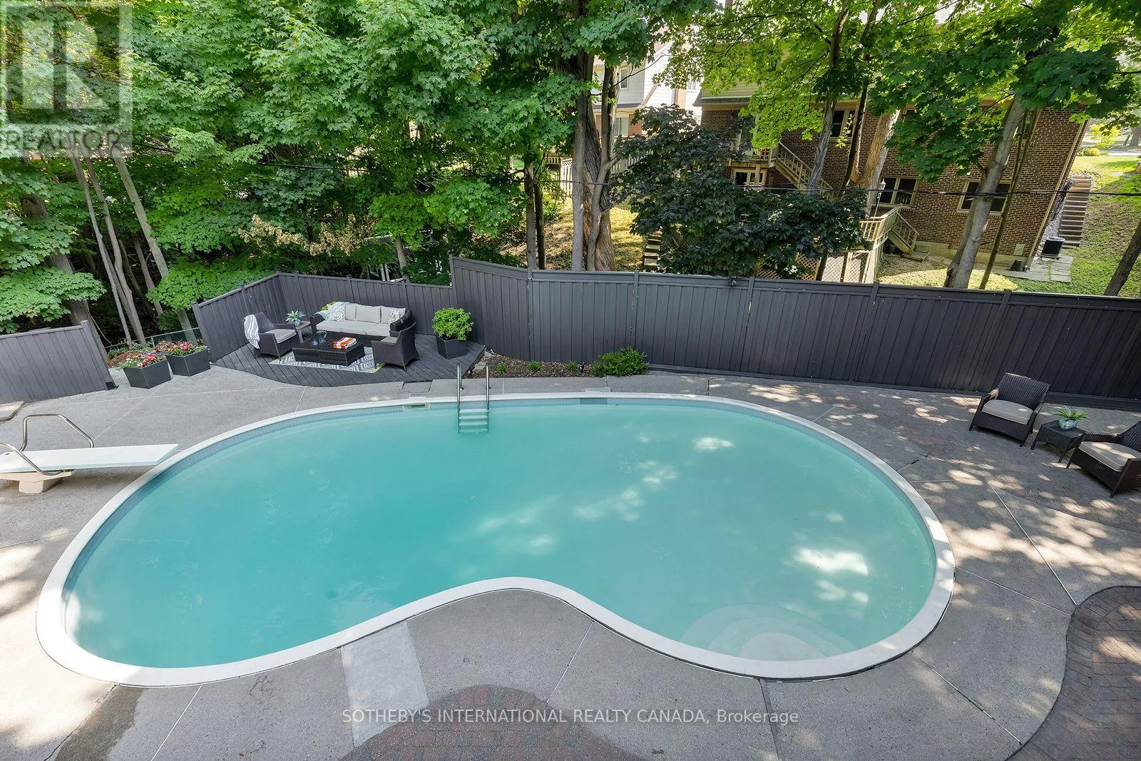 60 DOONAREE DRIVE
