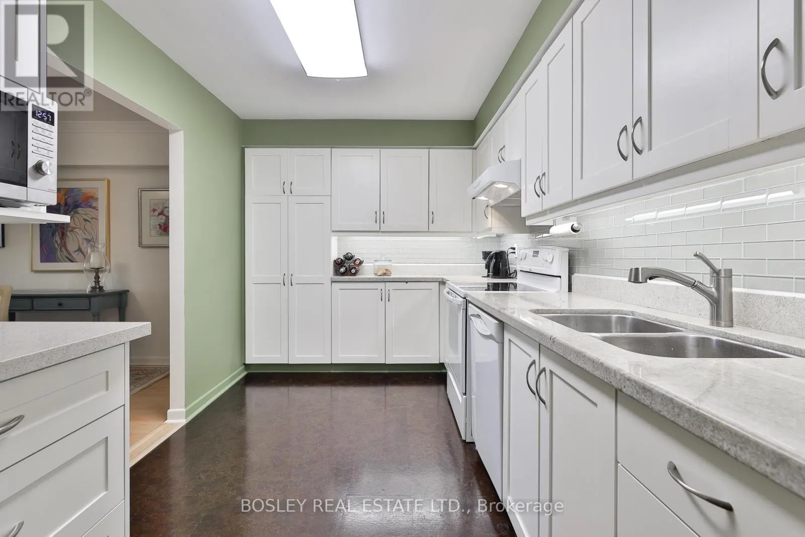 408 - 955 MILLWOOD ROAD