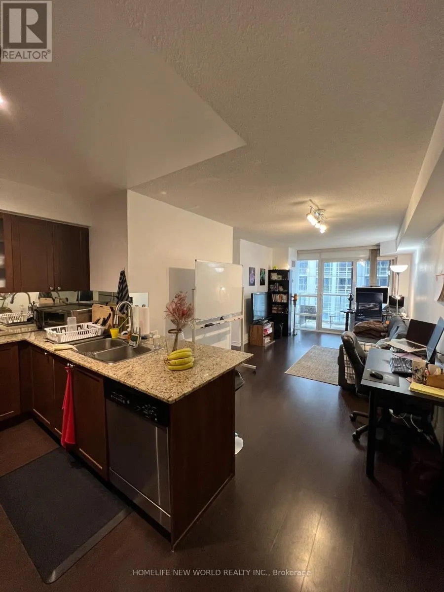1113 - 761 BAY STREET