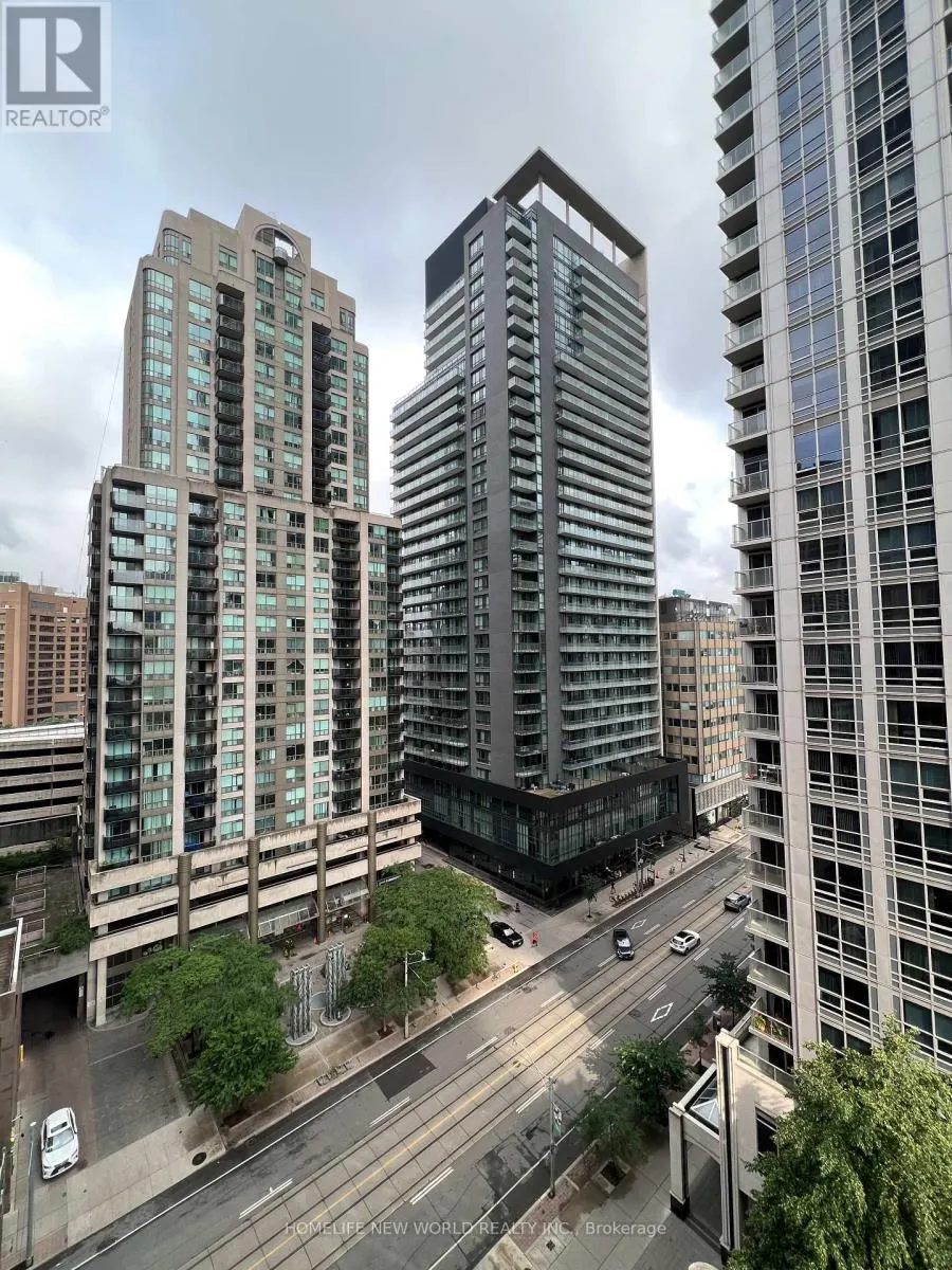 1113 - 761 BAY STREET