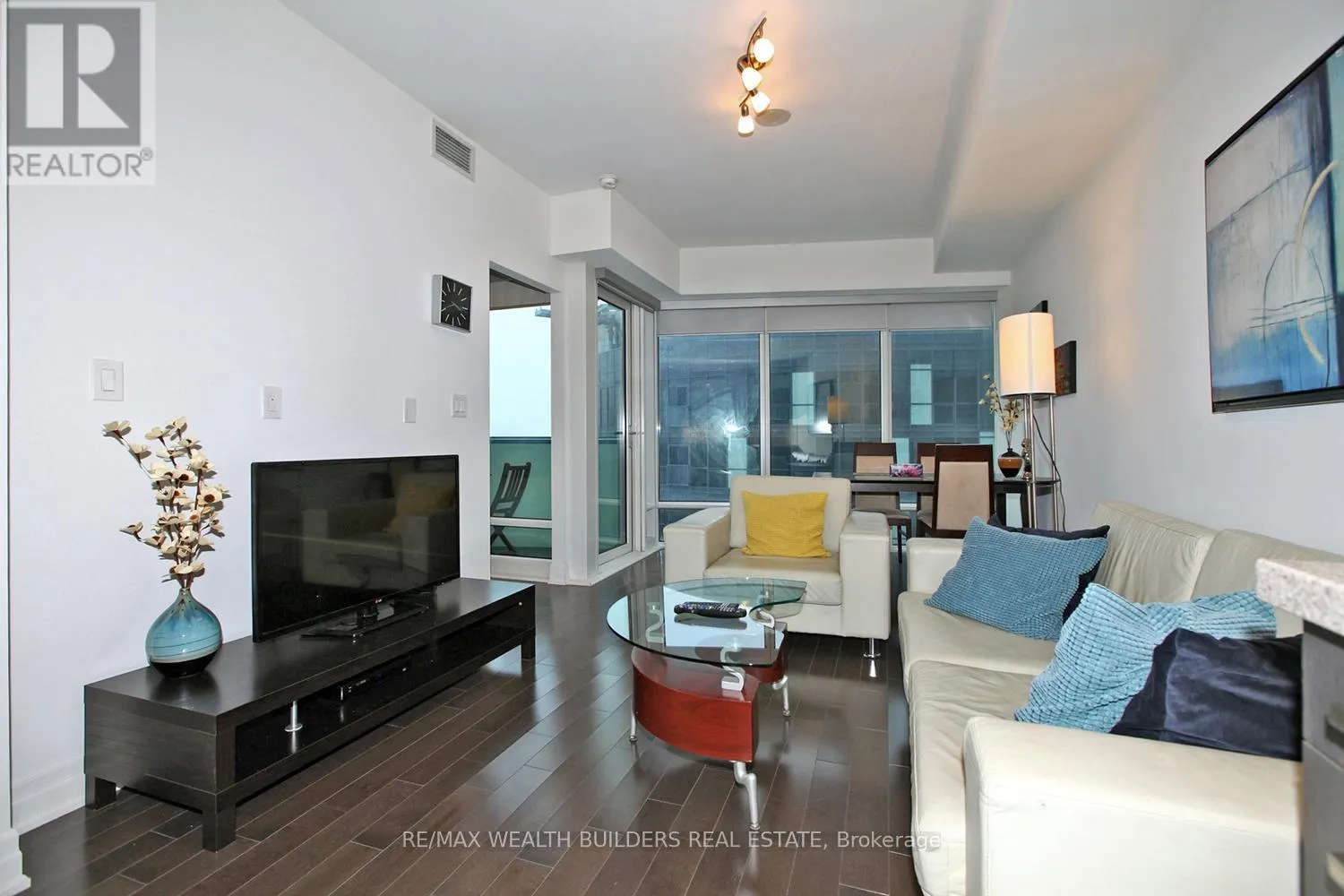 3512 - 8 THE ESPLANADE AVENUE