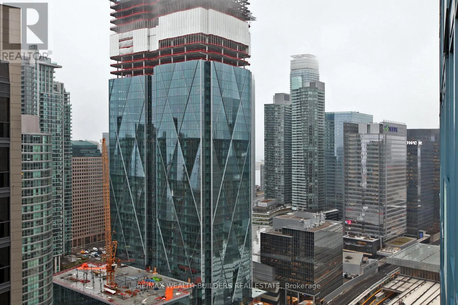 3512 - 8 THE ESPLANADE AVENUE