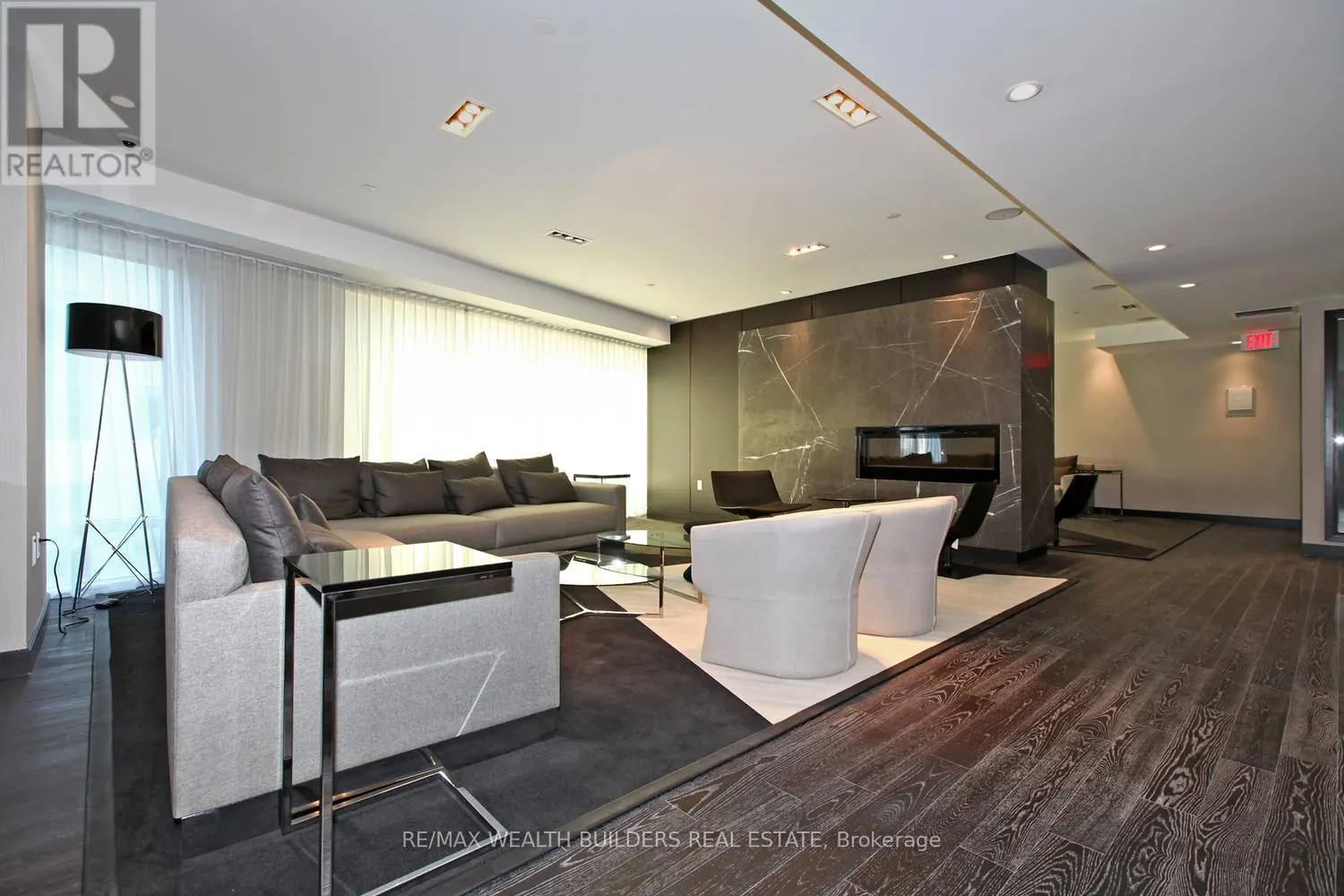 3512 - 8 THE ESPLANADE AVENUE